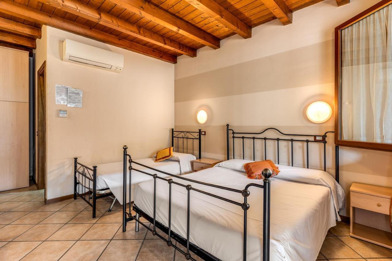 Agriturismo Pozzo Fiorito Castiglione Delle Stiviere Exteriör bild